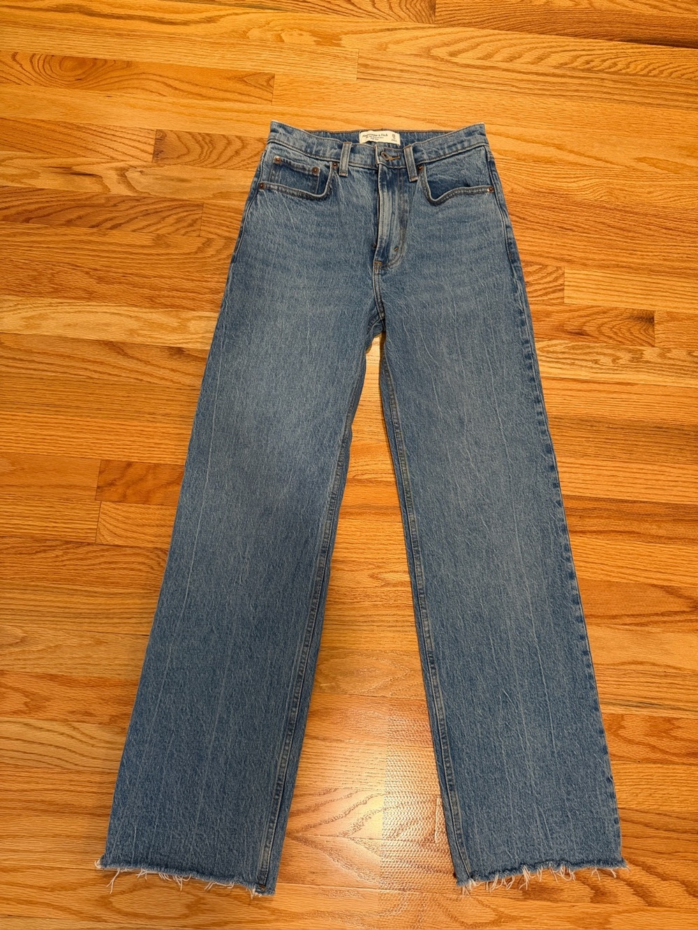 Abercrombie & Fitch 90s Relaxed Jeans Women’s 25 High Rise Raw Hem Medium Wash